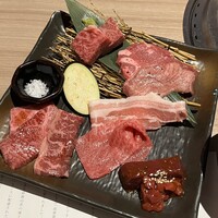 近江うし 焼肉 にくTATSU 青山本店 - 