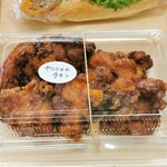 華まる笑店 あずまや - からあげ・ヤンニョムチキン味(税込￥500)画像②
