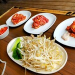 富良野ジンギスカン ひつじの丘 - ジンギスカン3種類と野菜