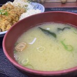 一やのごはん - 味噌汁も美味いのよ