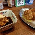 Karaage Nakkuru - 左マヨぽん    右ガーリックバター