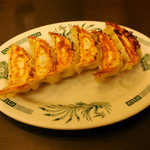 日高屋 - ...「餃子 6個（200円）」。