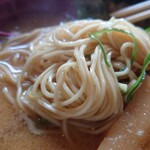 ラーメン シェルター - 細麺アップ