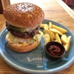 Louis Hamburger Restaurant - アボカドチーズバーガー