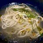 KUFUKU± - ラーメン・開花楼製麺　鰹　マドラス・定番の開花楼を使用したラーメンは安定の美味しさ。鰹の風味が程よく、塩味スープにマドラスが全体を〆ます