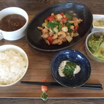 China Labo Ryo - ランチ（メイン「鶏肉とカシューナッツ炒め」）