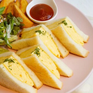 ダイニングカフェ イレブン_0