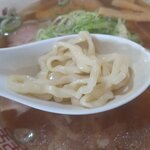 喜多屋 - 曽我製麺の中太麺