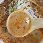 英華飯店 - 担々麺(辛口) スープ