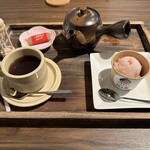 Hibachi Cafe Momo To Kuro - ホットコーヒー ＋ジェラート1種盛り