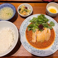 中華旬彩 森本 - よだれ鶏ランチにはスープが付く