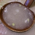麗江 - 柔らかな鶏白湯、鶏肉がスープの濁りを吸います