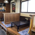 豊水 - テーブル席4名×2箇所あります。