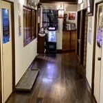 うなぎ割烹　玉勘 - 大正ロマンロマンな雰囲気の廊下