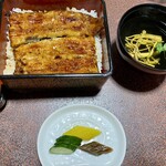 うなぎ割烹　玉勘 - お吸い物には、鰻の肝が入ってます。