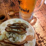 獅子王 - ビールは2杯目は熟撰。写真は食べかけです。カツレツの辛いソースがビールすすむよ。