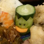 お料理 ちゃとら - このきゅうりがかわいい
      ちゃんと頭のお皿には水が！　美味しくいただきました♪
