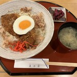 ホテルアポイ山荘 - タレかつ丼