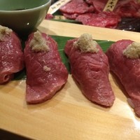 山形山　月島店 - 牛にぎり寿司