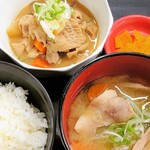 駒ヶ岳サービスエリア（上り） フードコート - 【TVで紹介】もつ煮定食