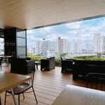 TIERRA LUZ VIENTO - このテラス席の開放的な雰囲気は
エビスタ内で唯一の場所かも♪♪