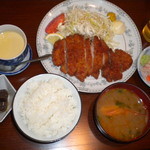 和が家 - とんかつ定食（お刺身付き）