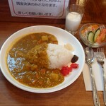 Gyorantei - 元祖横須賀海軍カレー　牛乳、サラダ付き