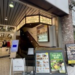 J.S. BURGERS CAFE - 1F入口