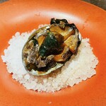 新宿 鉄板焼き YOKOTA - 活け鮑の鉄板焼き