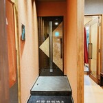 新宿 鉄板焼き YOKOTA - エントランス