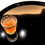 Makimura - ◯ 南高梅の梅酒でスタート　漆黒の丸盆に映えます。