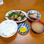 Iwahashi - 豚ニラ定食 780円
