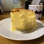 アルパジョン - 土日限定 焼き立てチーズケーキ