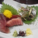 お刺身です。日本酒にあいますね。