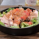 トリワイン ＰＩＫＯＳＨＨＨＵ - 蒸しどりのスパイシーバンバンジーサラダ仕立て