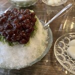 初音 - 氷宇治あづき（1,000円）。白玉は別皿で5ケ