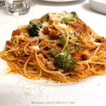 ガストロノミア ヨシ - アラビアータ・スパゲティ ブロッコリーときのこ入