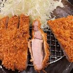 鎌倉かつ亭 あら珠 - 那須高原豚ロースかつ御膳（大180g）　2046円
キャベツ・ご飯お替り自由