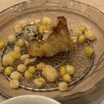 蕎麦割烹  倉田 - 一緒に萩の甘鯛　二種類の玉蜀黍　の天ぷら