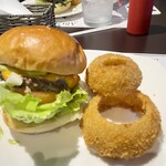 ダグズ・バーガー 宮古島本店 - 