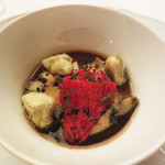 黒鮑と肝のロワイヤル　アーティショーのベニエと黒トリュフの香るジュ