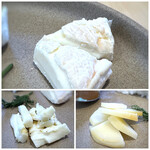 ABURAYAMA CHEESE STAND - ◆東京白カビチーズ・・ブルーチーズが好きなのですけれど、比べると軽めの味わい。美味しいですね。 ◆スモークカチョカバロ・・カチョカボロは熱を加えてトロトロにシタ頂くのが好きですので、若干好みとは異なりました。 ◆さけるモッツラレ（山椒ピリピリ）・・これ面白い、山椒味ほどよいので、ツマミに最適じゃないかしら。