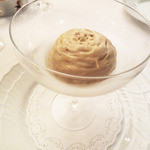 マダム・トキ - 天然鮎のムーステリーヌ　エストラゴンの香るコンソメと冬瓜の冷たいジュレ