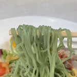 新橋亭 - 美しい翡翠麺はしっかりしたコシ