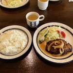 トルーヴィル - Aランチ。スープは卵スープ