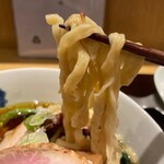 麺 みつヰ - 中太手もみ麺リフト
