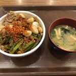 Sukiya - トリプルニンニク牛丼