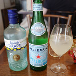 il tram - リモンチェッロ(935円)とサンペレグリノ(660円)でソーダ割り。