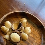 ハイドラント - 殻付きマカダミアナッツ