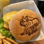 BURGER BULL - チーズバーガー